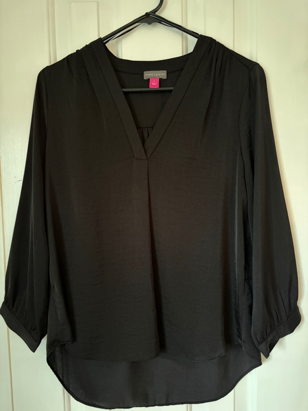 Vince Camuto Black V-Neck Long Sleeve Top